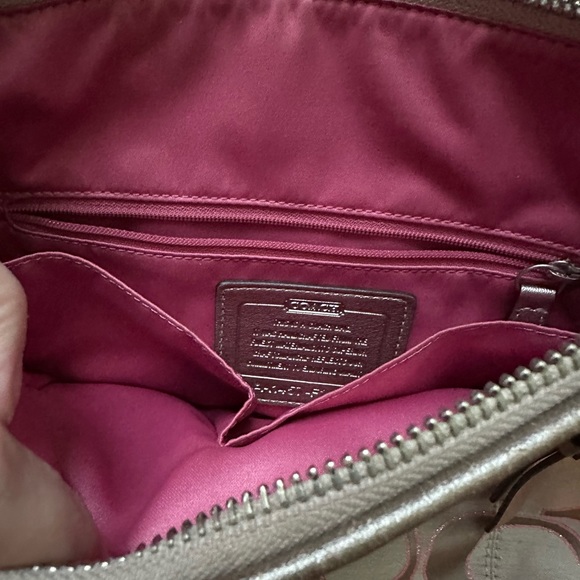 Light beige Coach cross-body purse with beige and pink C design - Picture 3 of 8